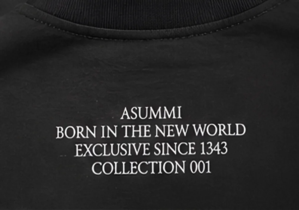 Heritage print on the upper back